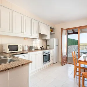 Villa Acantilado, Ferreries
