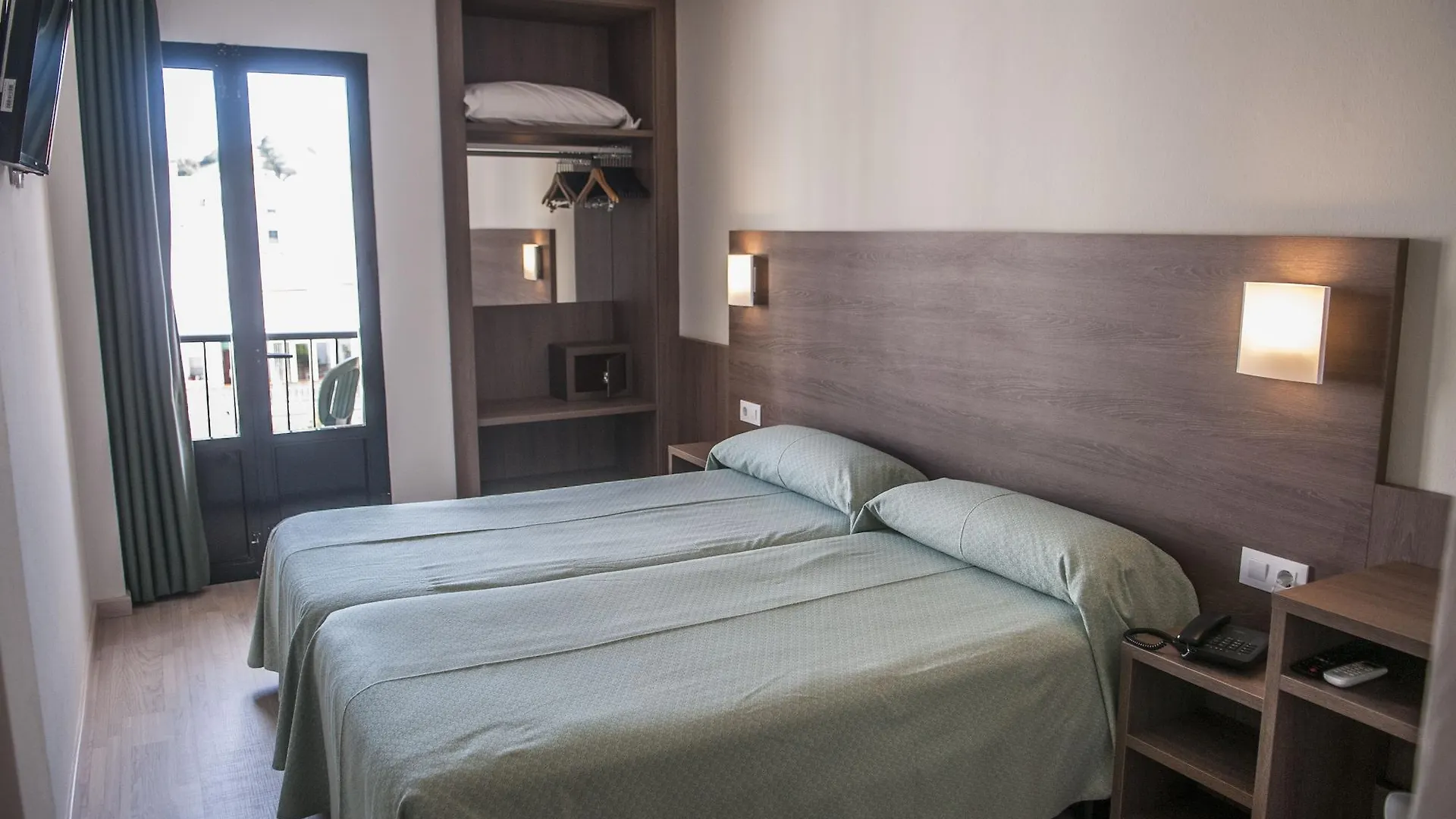 ***  Hotel Loar Ferreries Spain