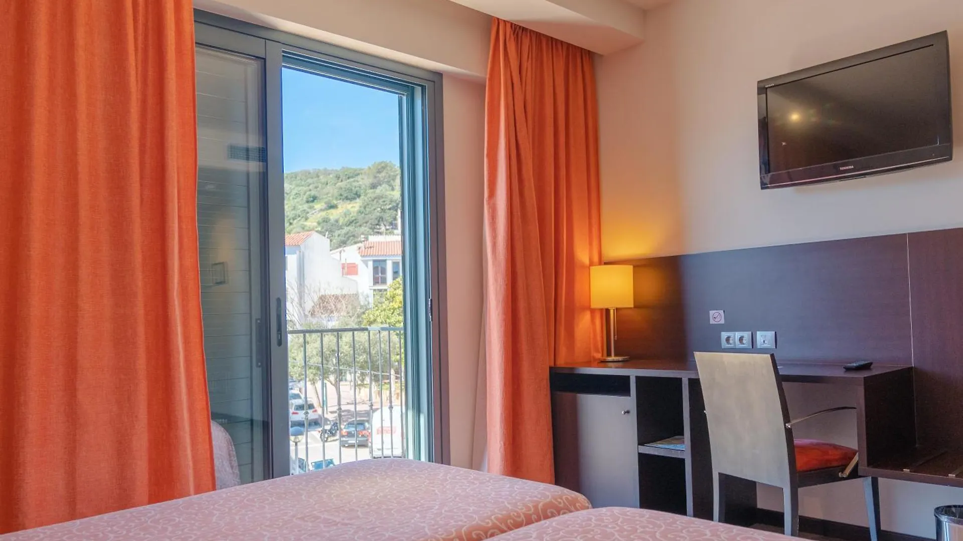 Hotel Loar Ferreries 3*,  Spain